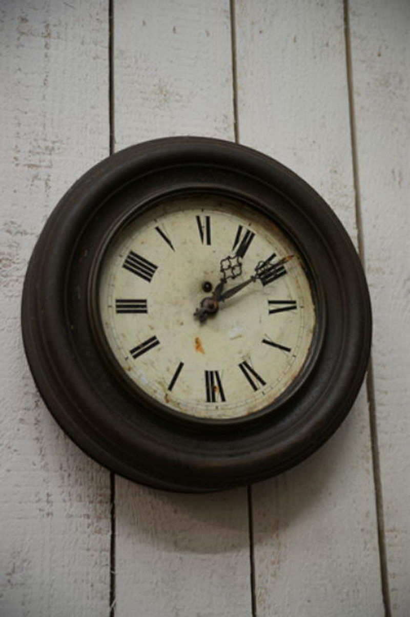 Petite Horloge Ronde en Fer