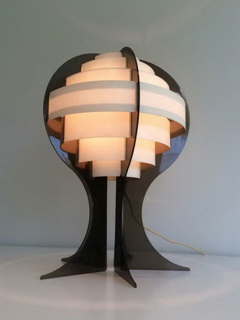 Lampe Moderniste en Plexiglas et Bandes de Plastique Blanches