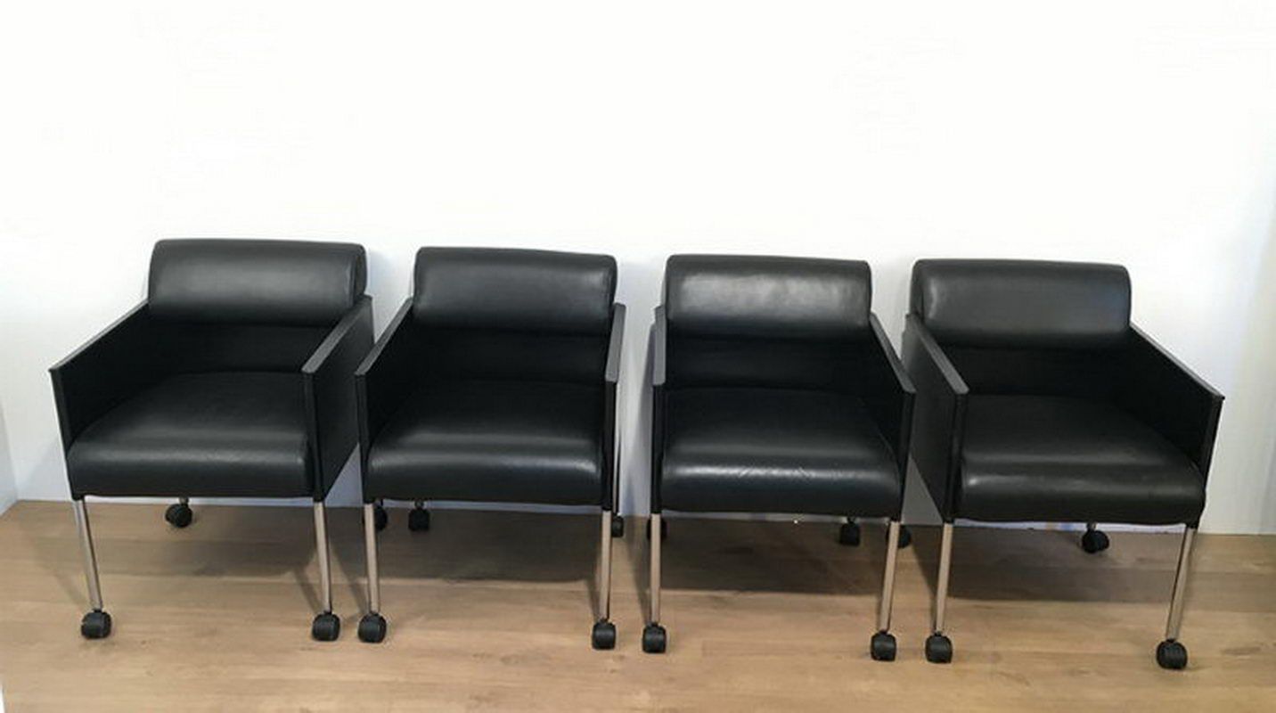Suite de 4 fauteuils en Cuir et Métal Laqué Noir. Rosenthal