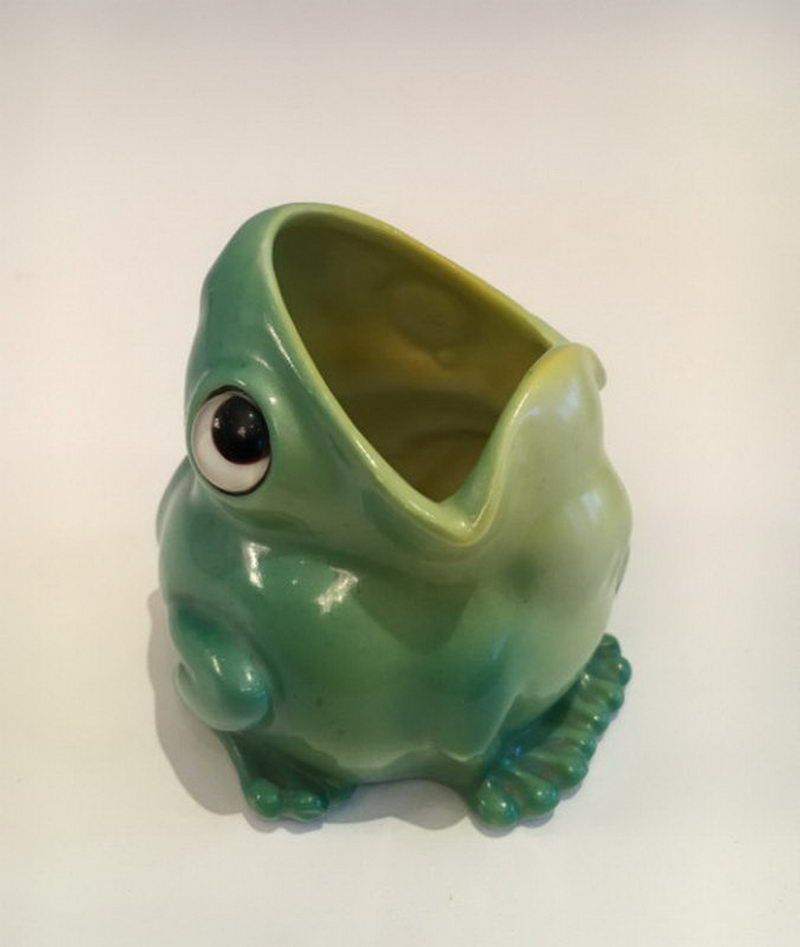 Grenouille stylisée en porcelaine. Dans le style de Marcel Sandoz