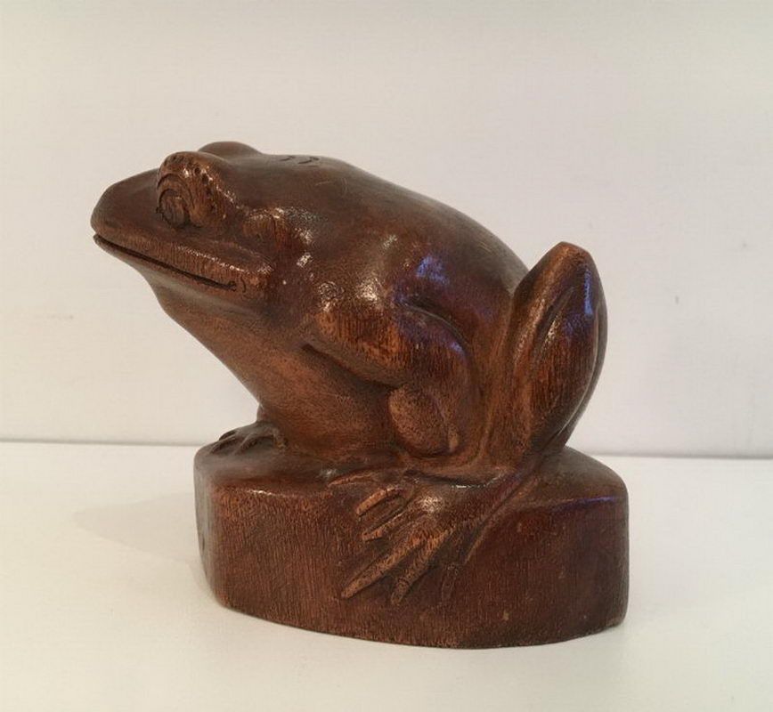 Grenouille Stylisée en Bois Sculpté