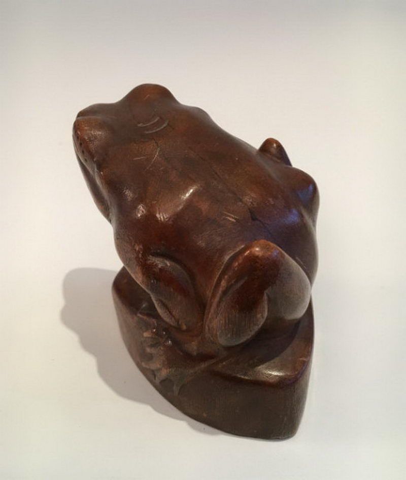 Grenouille Stylisée en Bois Sculpté