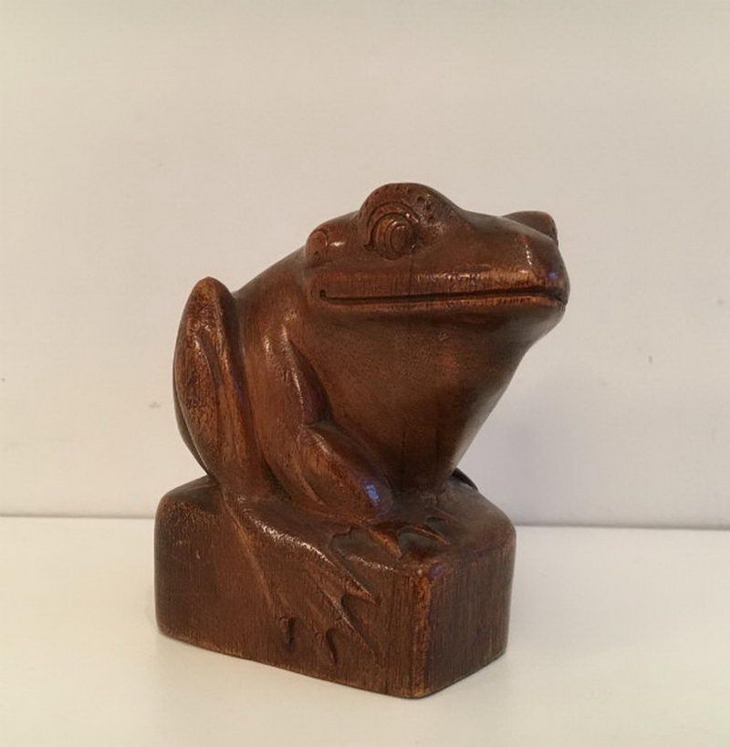 Grenouille Stylisée en Bois Sculpté