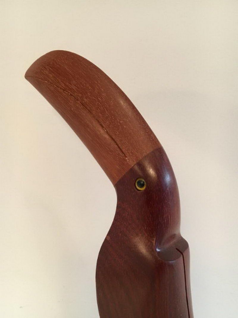 Sculpture d'un Beau Toucan Stylisé en Bois Exotiques et Yeux en Verre