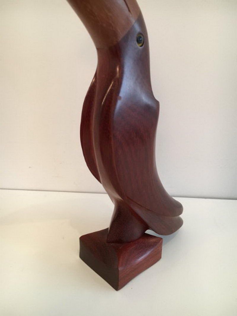 Sculpture d'un Beau Toucan Stylisé en Bois Exotiques et Yeux en Verre