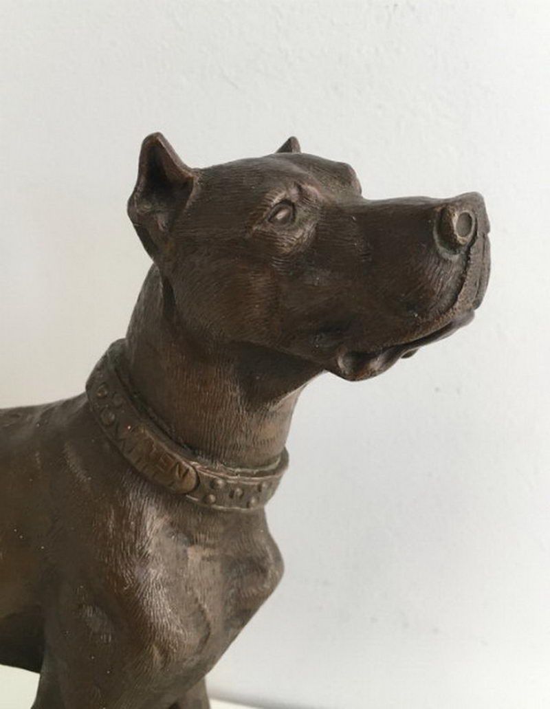 Sculpture d'un Chien Allemand. Henri Payen