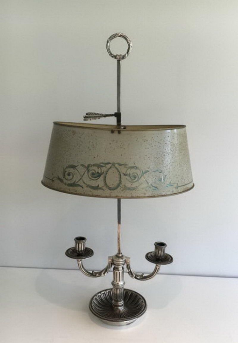 Lampe Bouillotte de Style Louis XVI Argentée à Abat-jour en Tôle Peinte