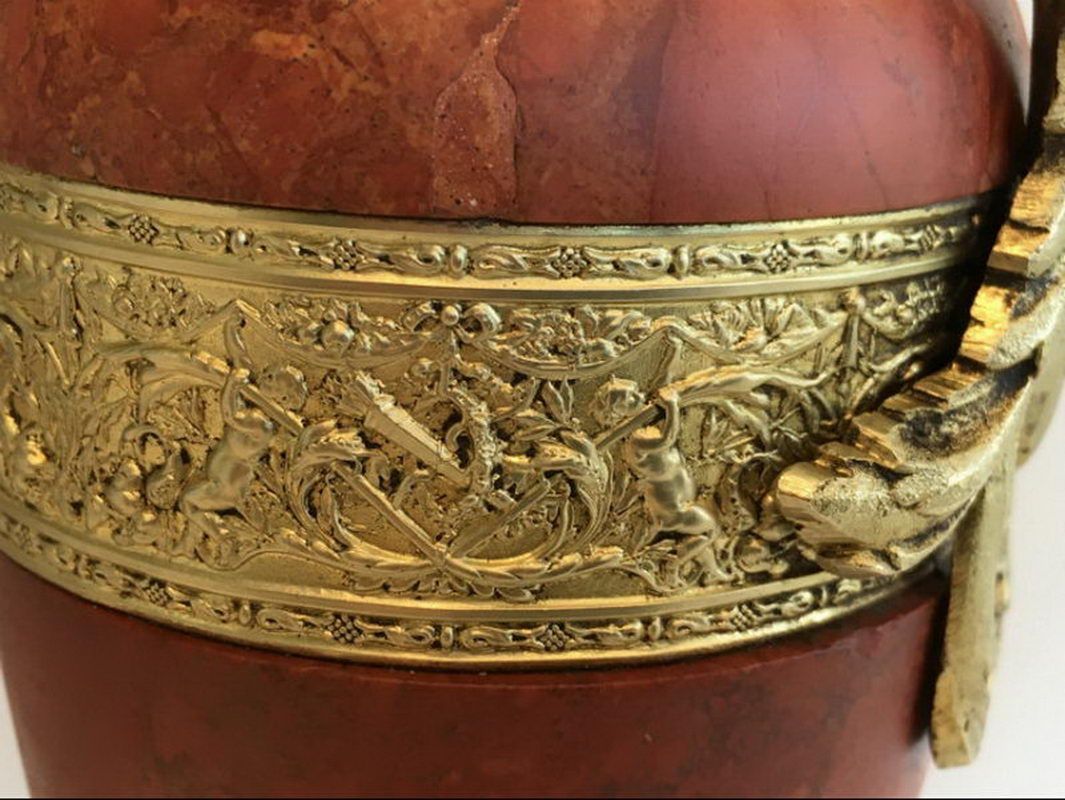 Paire de Cassolettes en Marbre Rouge et Bronze