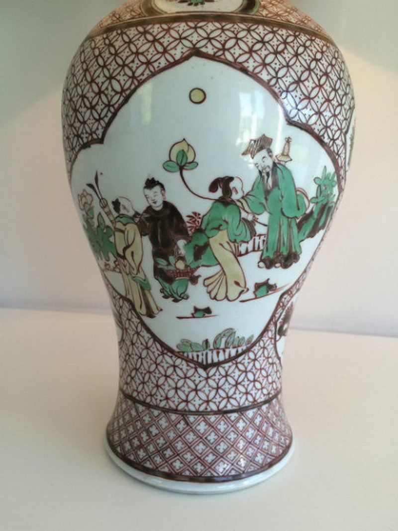 Paire de lampes en porcelaine à décors chinoisants