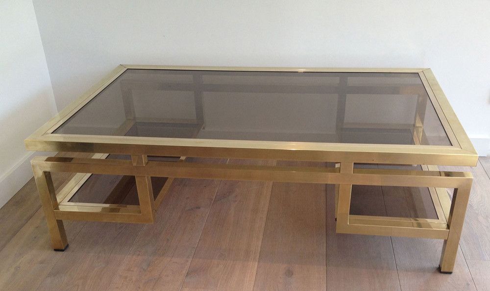 Rare Importante Table Basse en Laiton à Plateaux de verres Fumés