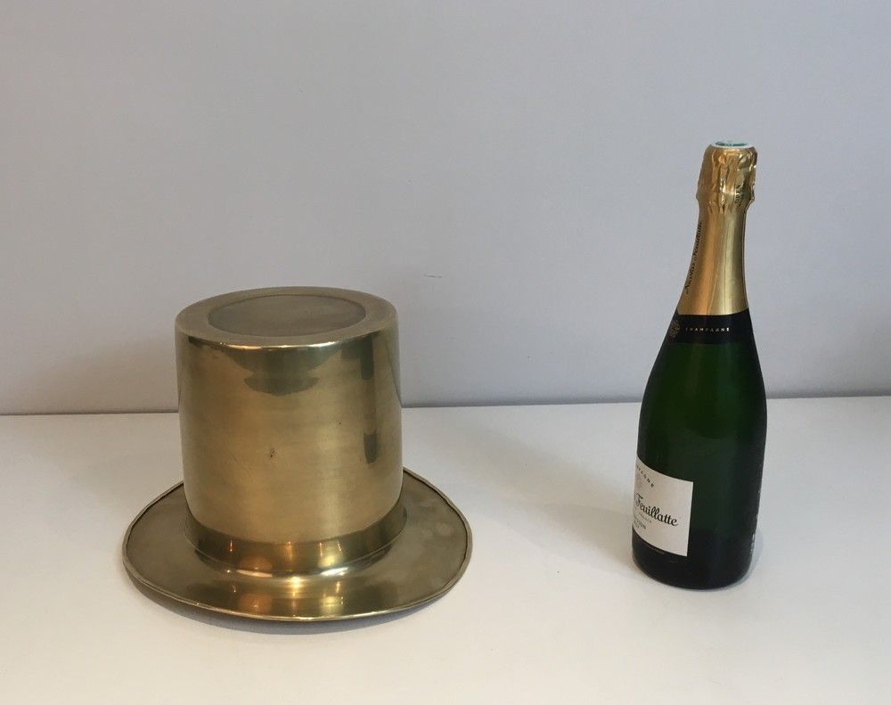 Rafraîchissoir à Champagne représentant un Chapeau Haut de Forme en Laiton