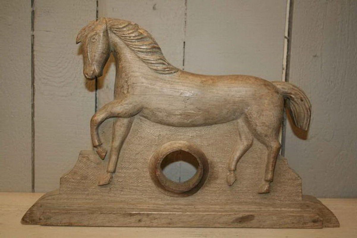 Horloge Cheval en Bois Sculpté