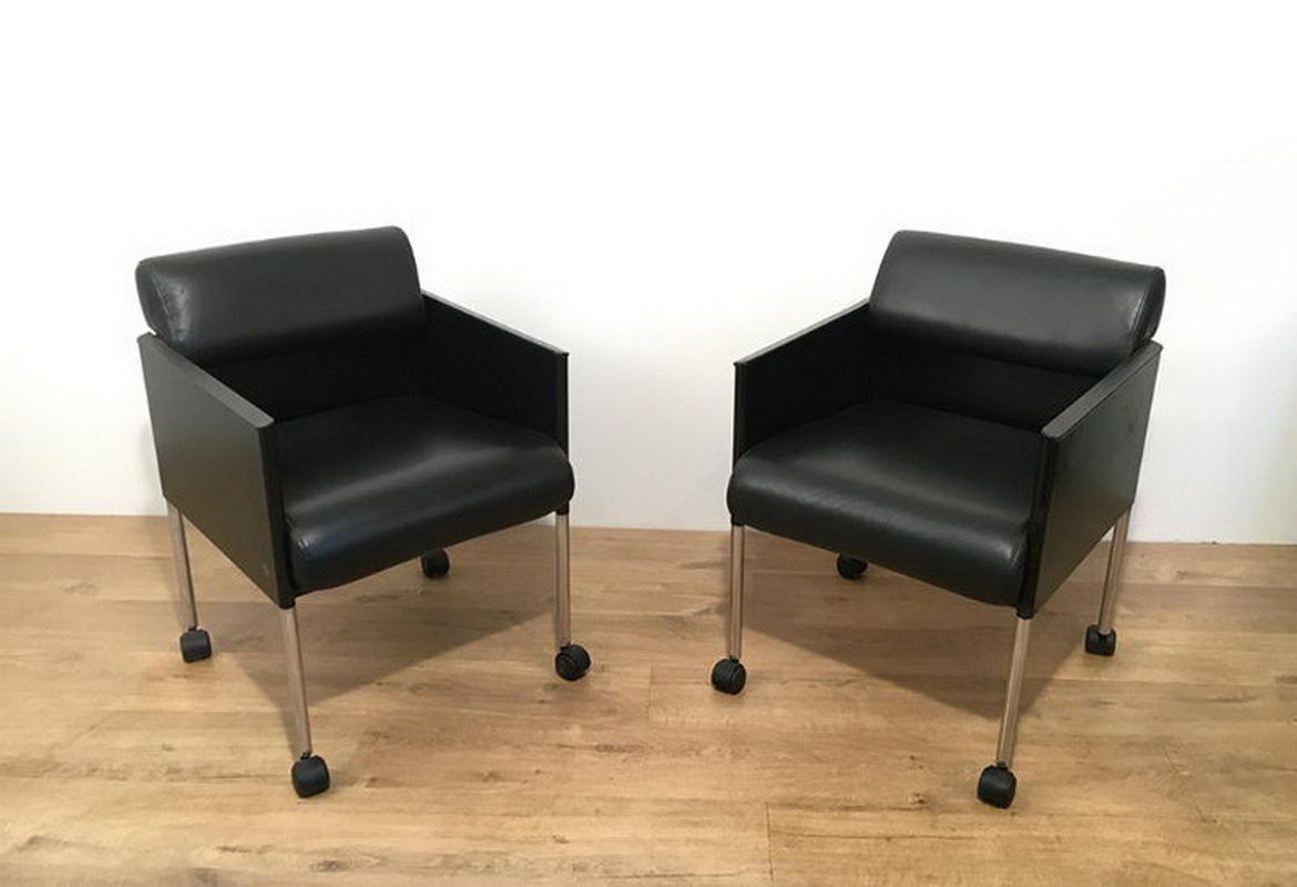 Suite de 4 fauteuils en Cuir et Métal Laqué Noir. Rosenthal